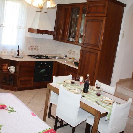 Zule Apartment Roč Eksteriør billede