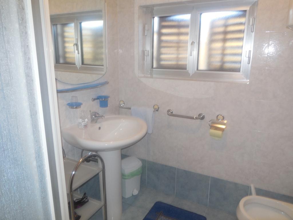 Zule Apartment Roč Eksteriør billede