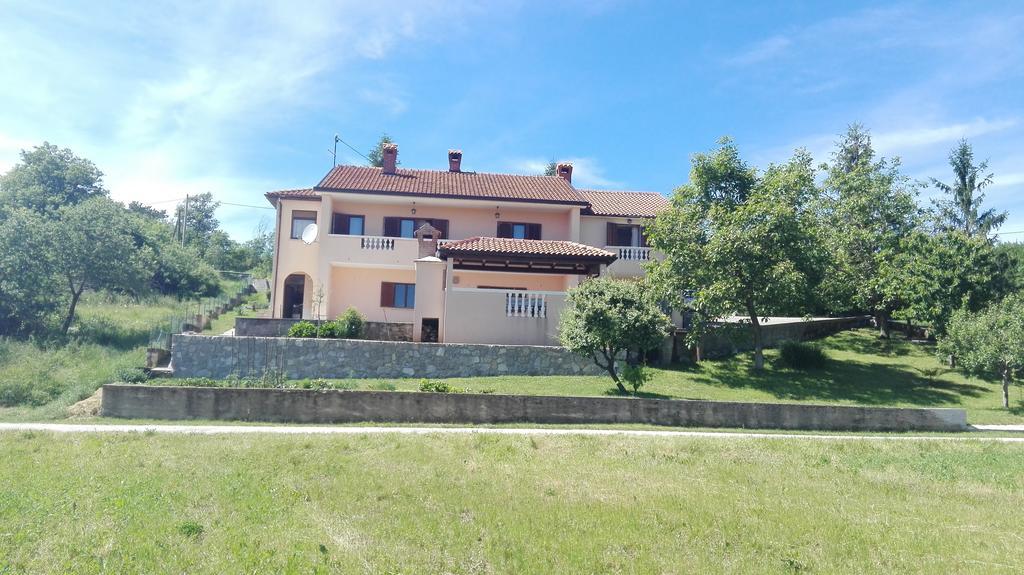 Zule Apartment Roč Eksteriør billede